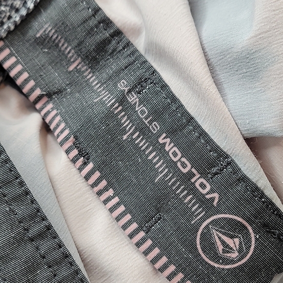 Volcom Pink & Gray Vert Vibes Men's Board Shorts Size 28 Small - Picture 10 of 10